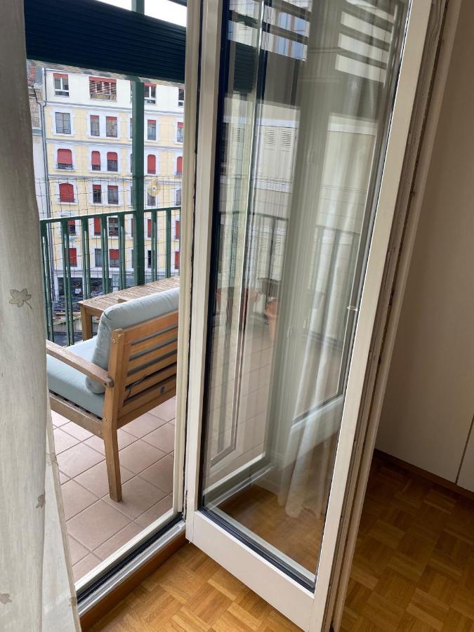 Genève, plein centre,belle vue Lac, splendide et grand appartement Esterno foto