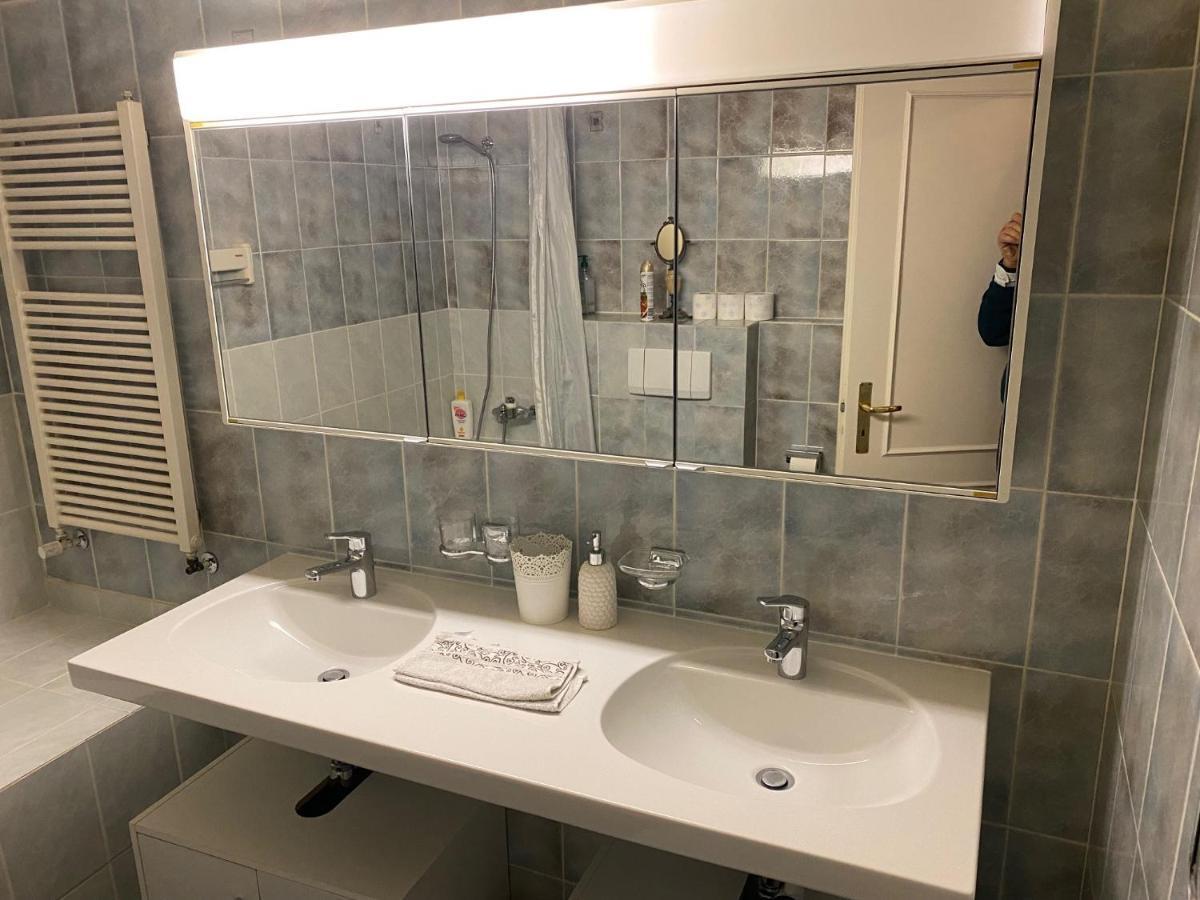 Genève, plein centre,belle vue Lac, splendide et grand appartement Esterno foto